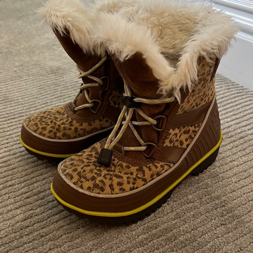 Sorely snow boot